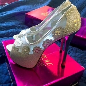 Sparkling stilettos 6”